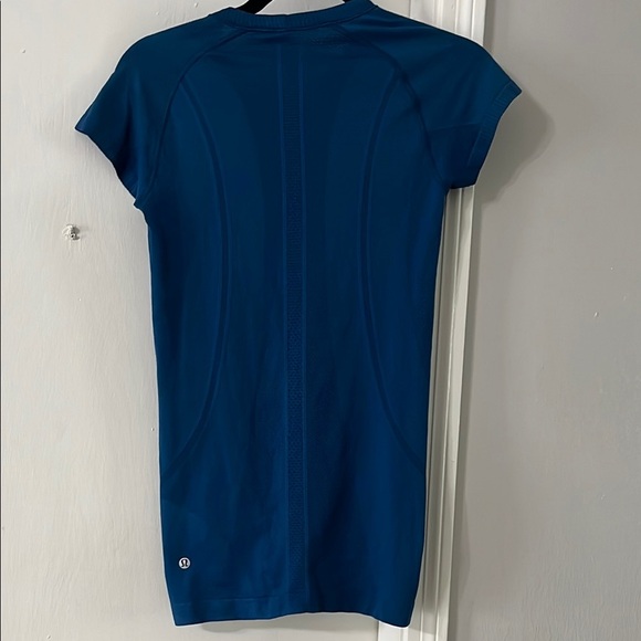 Lululemon Blue Athletic Top - Picture 1 of 4